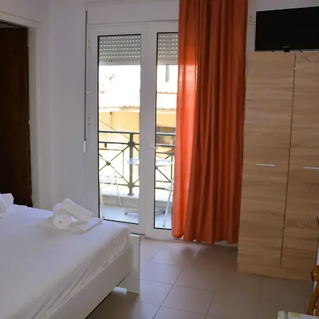 Hotel Dionyssos 2*