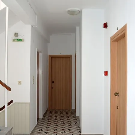Dionyssos Hotel